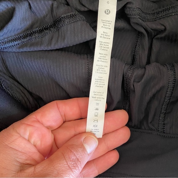 Lululemon Beyond the Studio 7/8 Jogger black size 6 - Picture 10 of 10